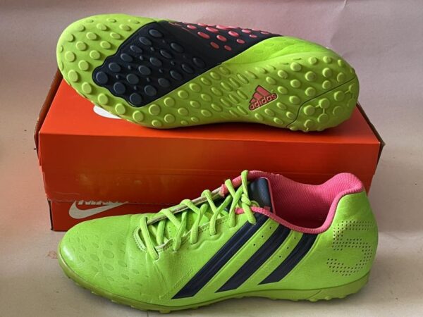 Giày Đá Banh 2hand Hiệu Adidas