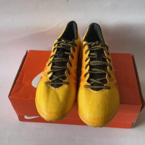 Giày Đá Banh 2hand Hiệu Adidas