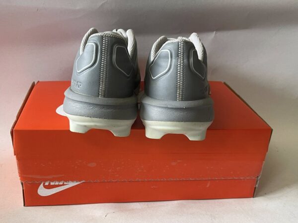 Giày Đá Banh 2hand Hiệu Nike