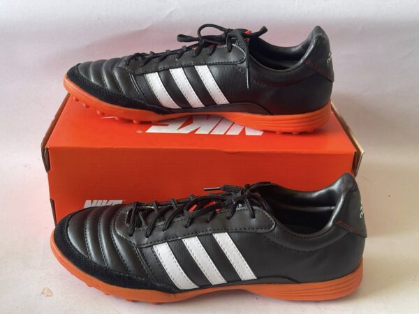 Giày Đá Banh 2hand Hiệu Adidas