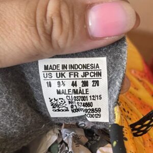 Giày Đá Banh 2hand Hiệu Adidas