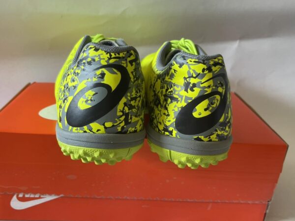 Giày Đá Banh 2hand Hiệu Asics