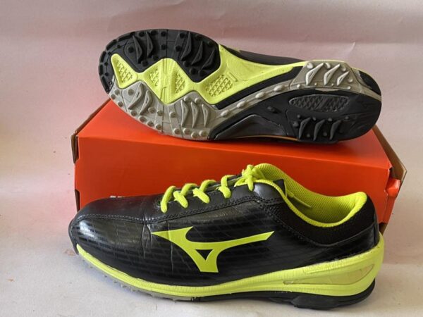 Giày Đá Banh 2hand Hiệu Mizuno