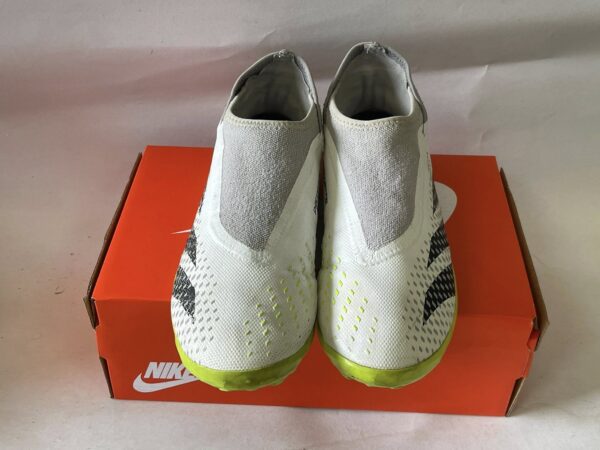 Giày Đá Banh 2hand Hiệu Adidas