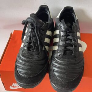 Giày Đá Banh 2hand Hiệu Adidas