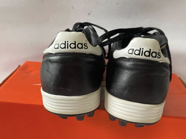 Giày Đá Banh 2hand Hiệu Adidas