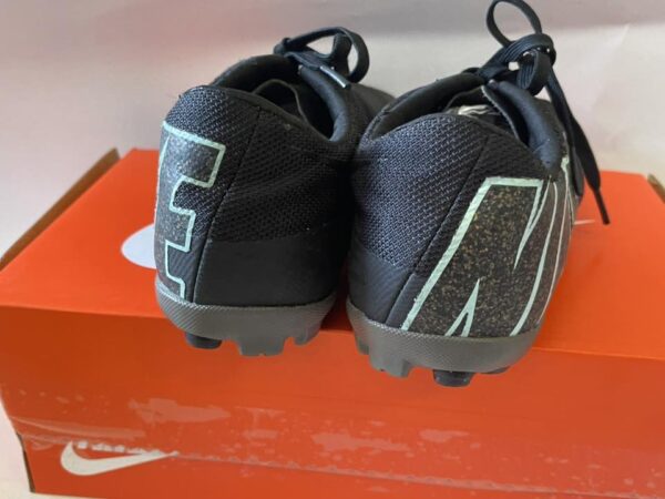 Giày Đá Banh 2hand Hiệu Nike