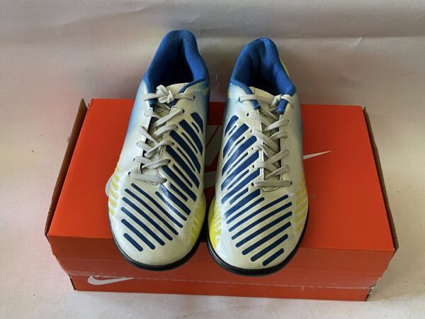 Giày Đá Banh 2hand Hiệu Adidas