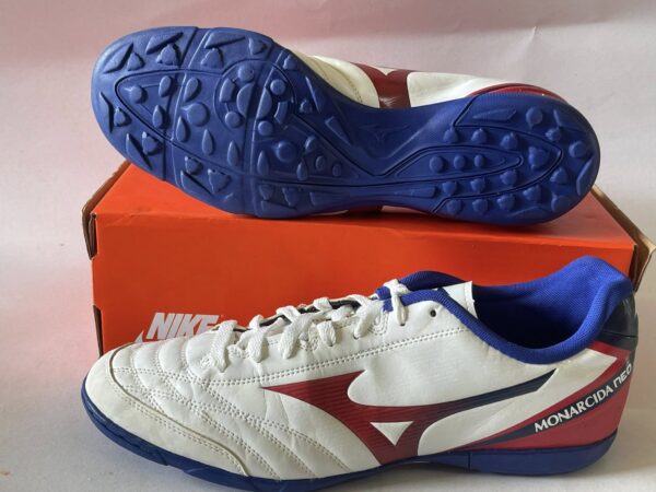 Giày Đá Banh 2hand Hiệu Mizuno