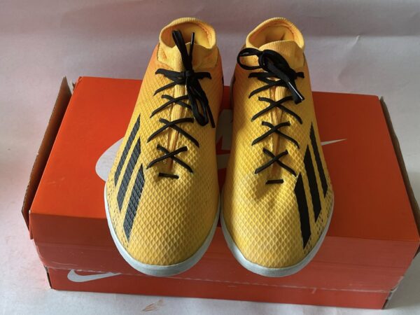 Giày Đá Banh 2hand Hiệu Adidas