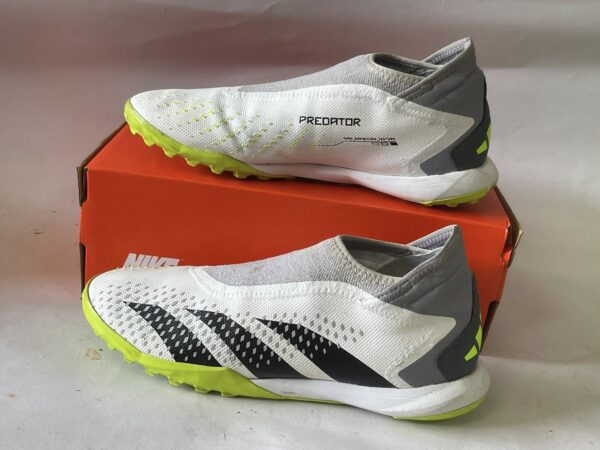 Giày Đá Banh 2hand Hiệu Adidas