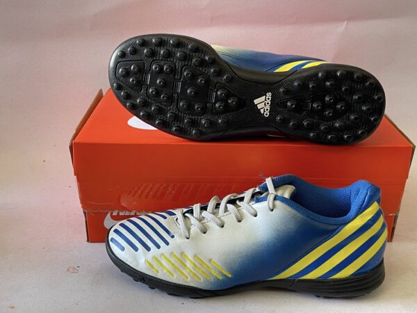 Giày Đá Banh 2hand Hiệu Adidas
