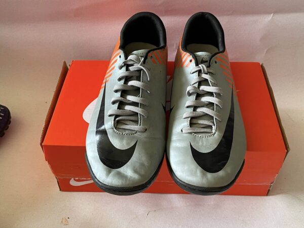 Giày Đá Banh 2hand Hiệu Nike