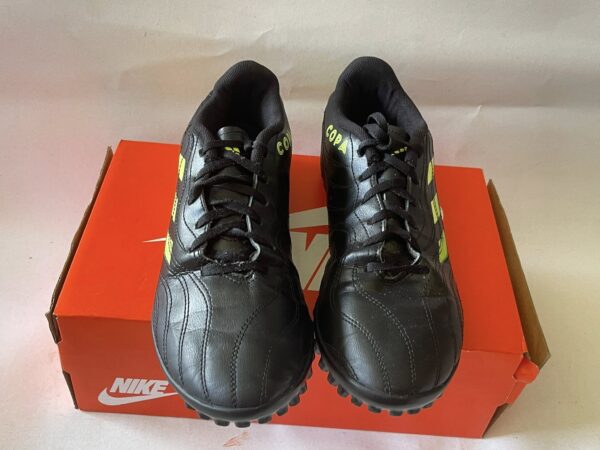 Giày Đá Banh 2hand Hiệu Adidas