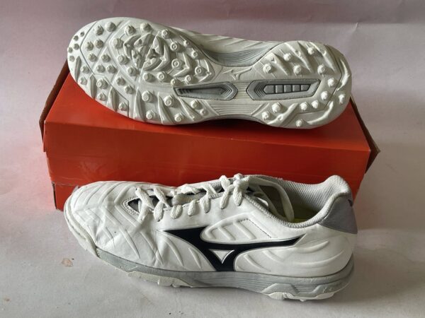 Giày Đá Banh 2hand Hiệu Mizuno