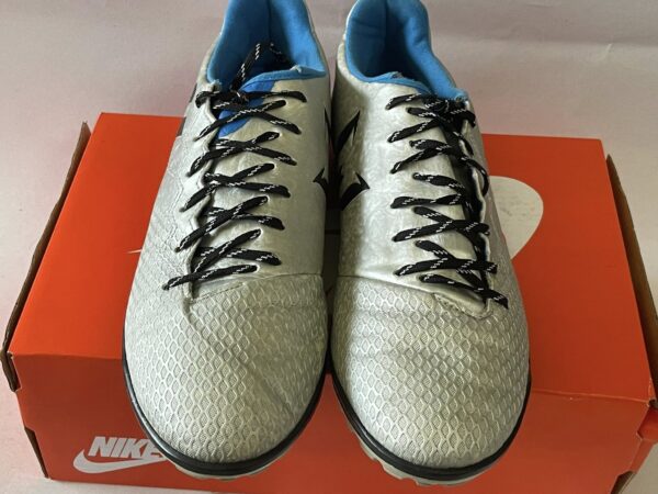 Giày Đá Banh 2hand Hiệu Adidas