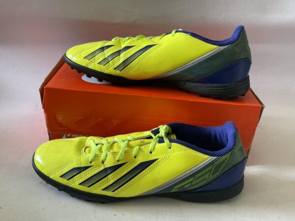 Giày Đá Banh 2hand Hiệu Adidas
