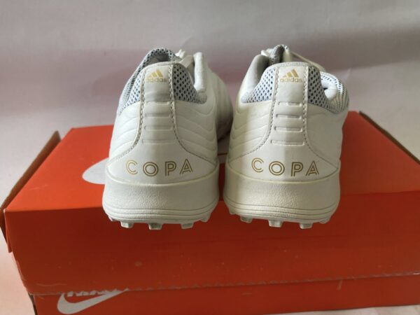 Giày Đá Banh 2hand Hiệu Adidas