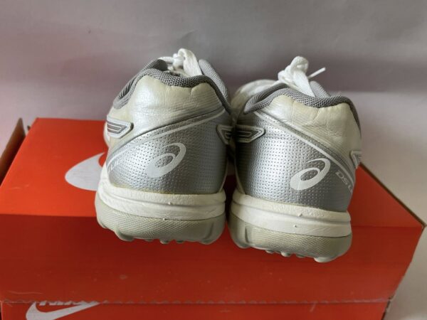 Giày Đá Banh 2hand Hiệu Asics