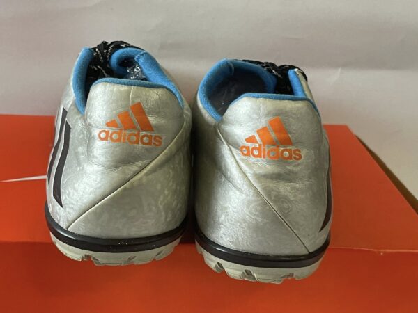 Giày Đá Banh 2hand Hiệu Adidas