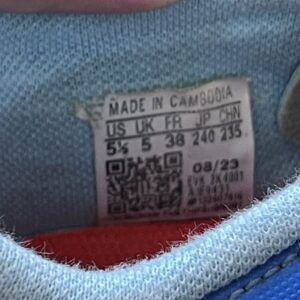 Giày Đá Banh 2hand Hiệu Adidas