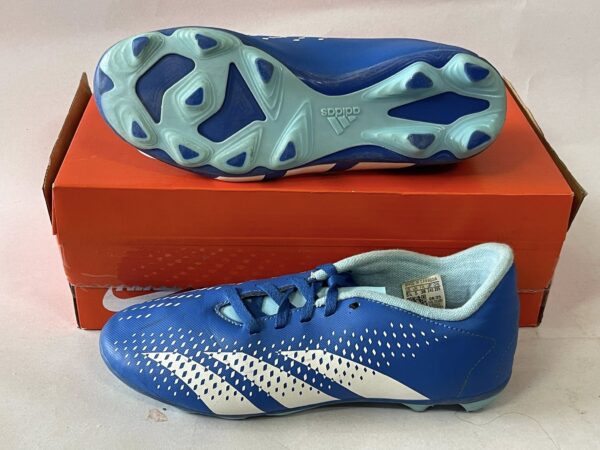 Giày Đá Banh 2hand Hiệu Adidas