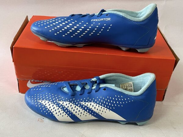 Giày Đá Banh 2hand Hiệu Adidas