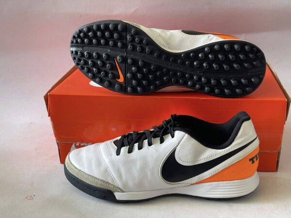 Giày Đá Banh 2hand Hiệu Nike