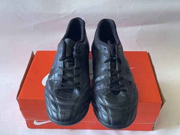 Giày Đá Banh 2hand Hiệu Mizuno