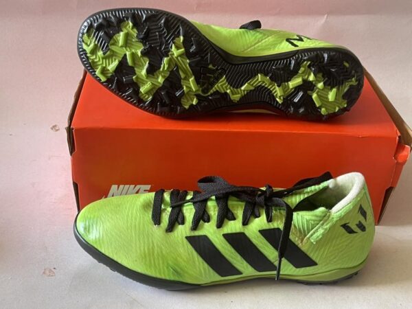 Giày Đá Banh 2hand Hiệu Adidas