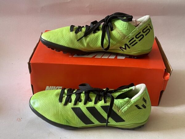 Giày Đá Banh 2hand Hiệu Adidas