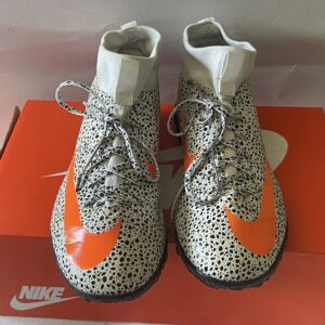Giày Đá Banh 2hand Hiệu Nike