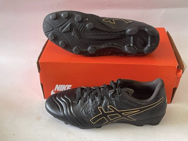 Giày Đá Banh 2hand Hiệu Asics