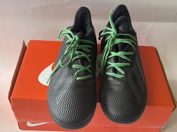 Giày Đá Banh 2hand Hiệu Adidas