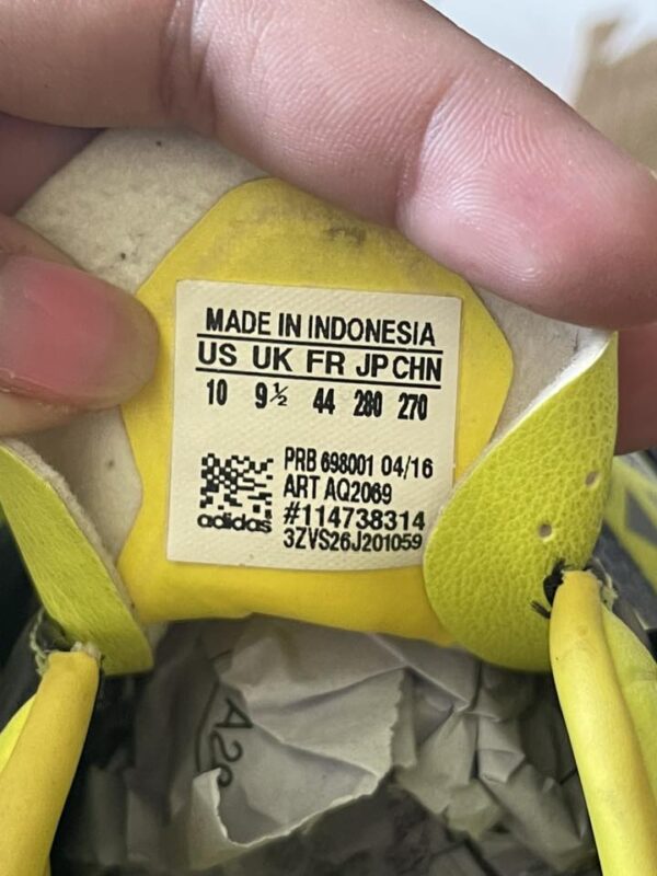 Giày Đá Banh 2hand Hiệu Adidas