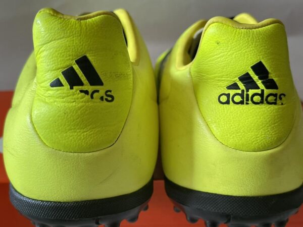 Giày Đá Banh 2hand Hiệu Adidas