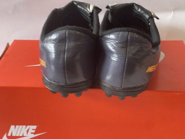 Giày Đá Banh 2hand Hiệu Nike