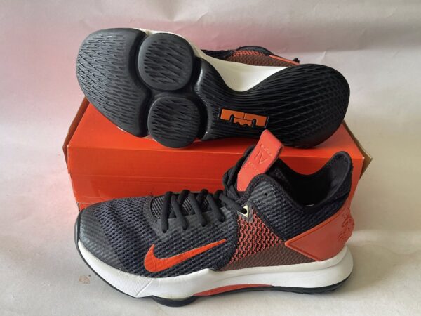 Giày Thể Thao 2hand Hiệu Nike