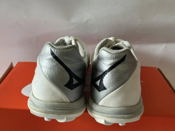 Giày Đá Banh 2hand Hiệu Mizuno