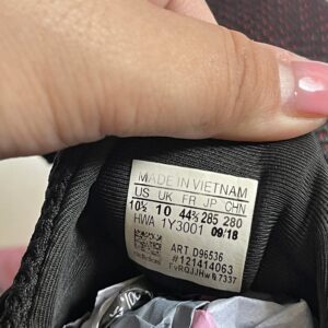 Giày Thể Thao 2hand Hiệu Adidas