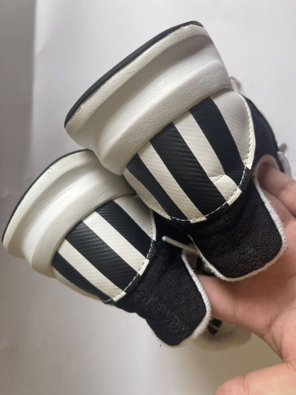 Giày Thể Thao 2hand Hiệu Adidas