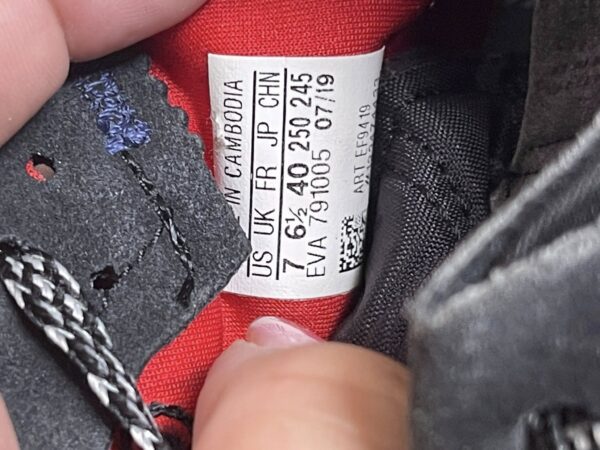 Giày Thể Thao 2hand Hiệu Adidas