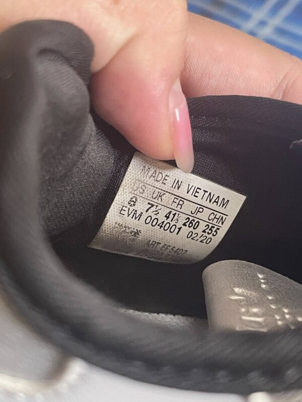 Giày Thể Thao 2hand Hiệu Adidas