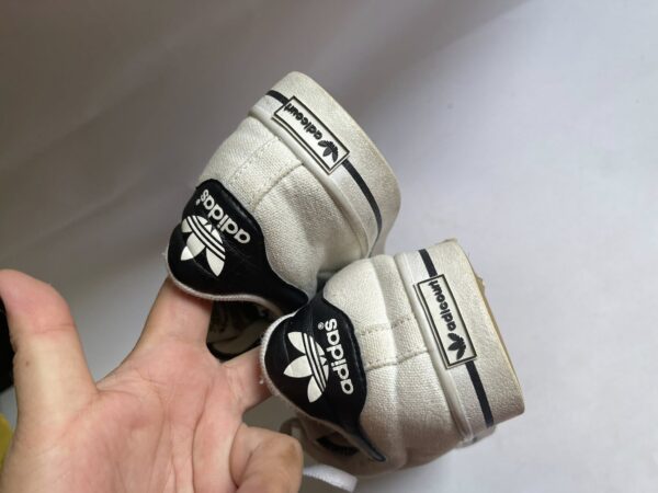 Giày Thể Thao 2hand Hiệu Adidas