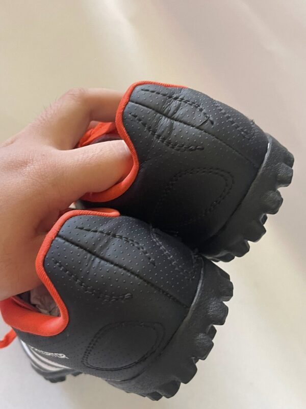 Giày Đá Banh 2hand Hiệu Adidas