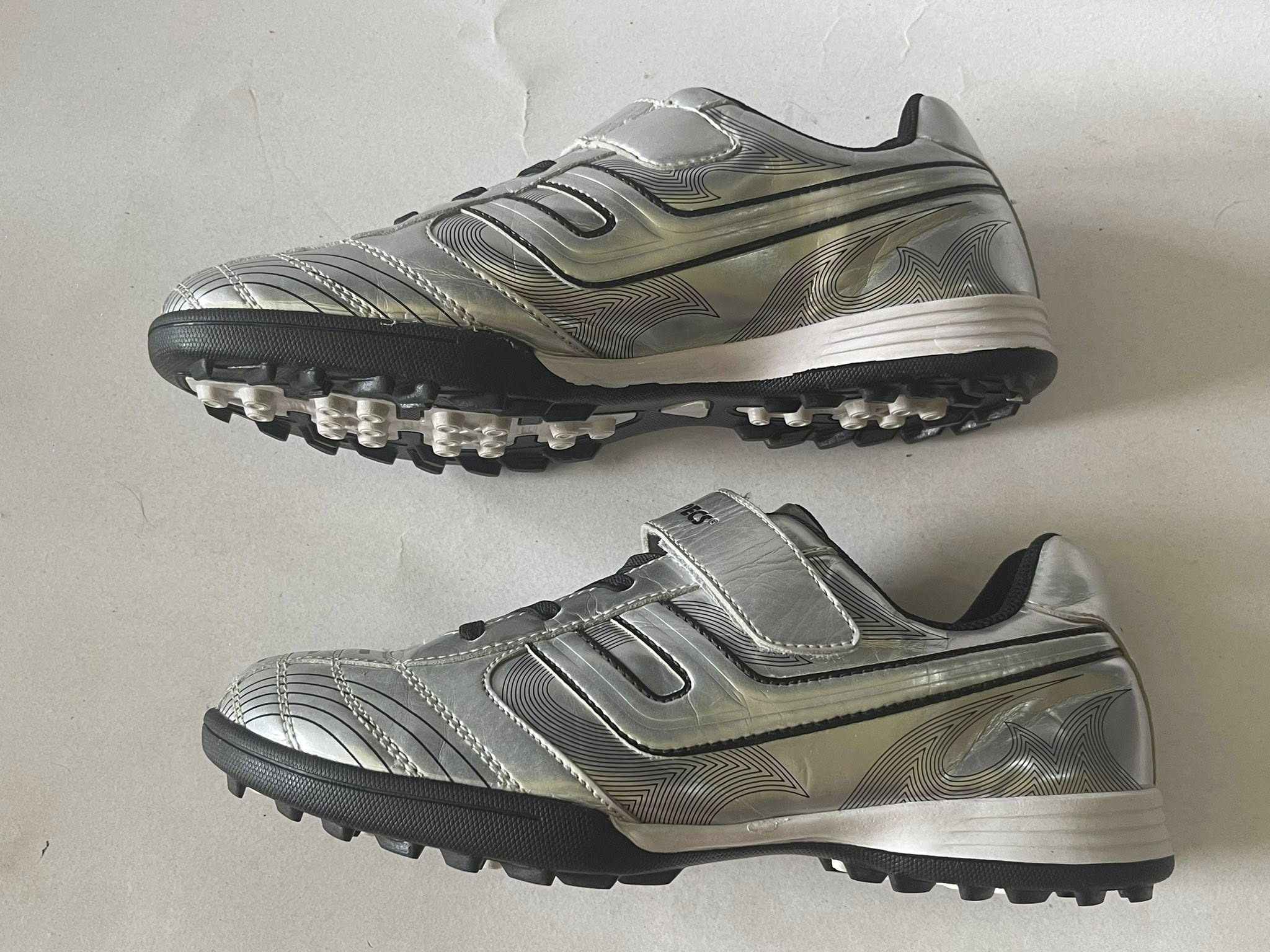 Giày Đá Banh 2hand Giày Đá Banh 2hand