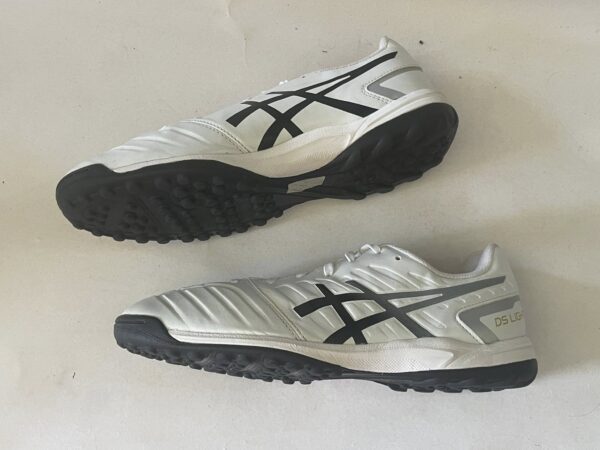 Giày Đá Banh 2hand Hiệu Asics