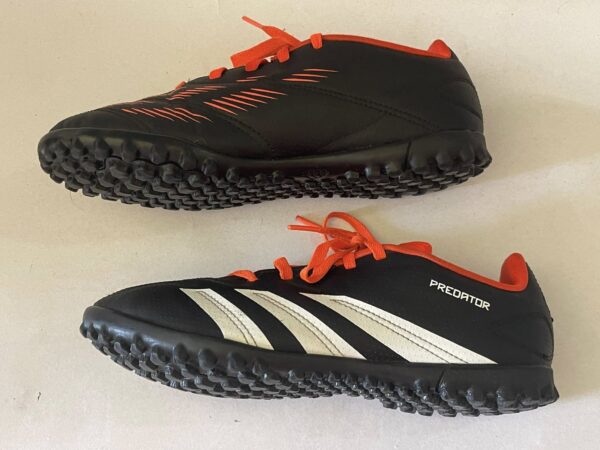 Giày Đá Banh 2hand Hiệu Adidas