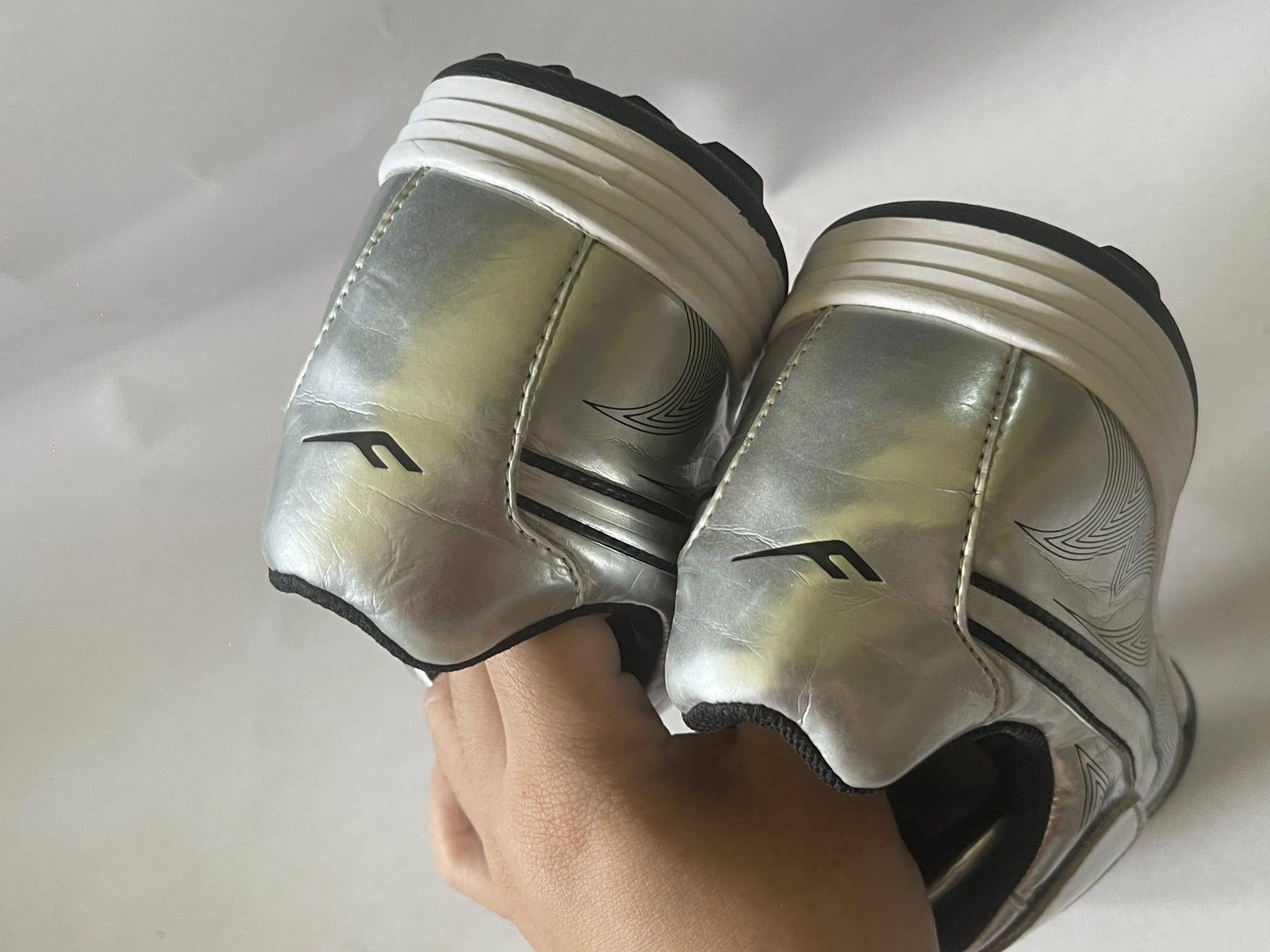 Giày Đá Banh 2hand Giày Đá Banh 2hand