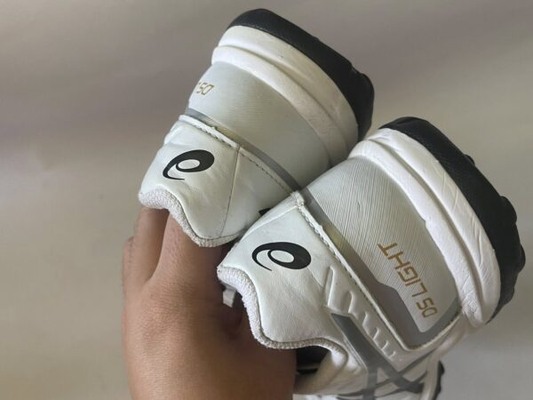 Giày Đá Banh 2hand Hiệu Asics